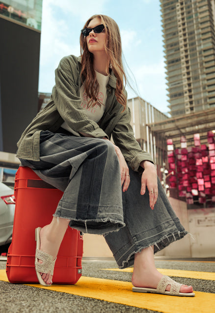 Women’s Lace Cut Slides