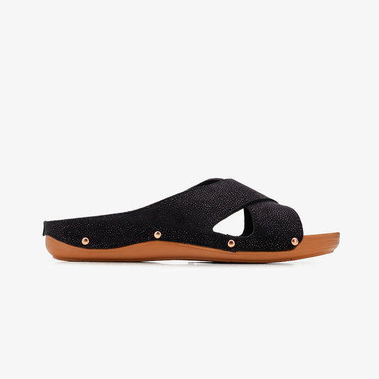 WOMEN’s CROSS-STRAP SLIDES