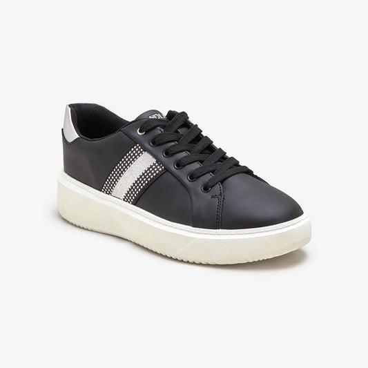 Women's Relaxed Fit Kicks