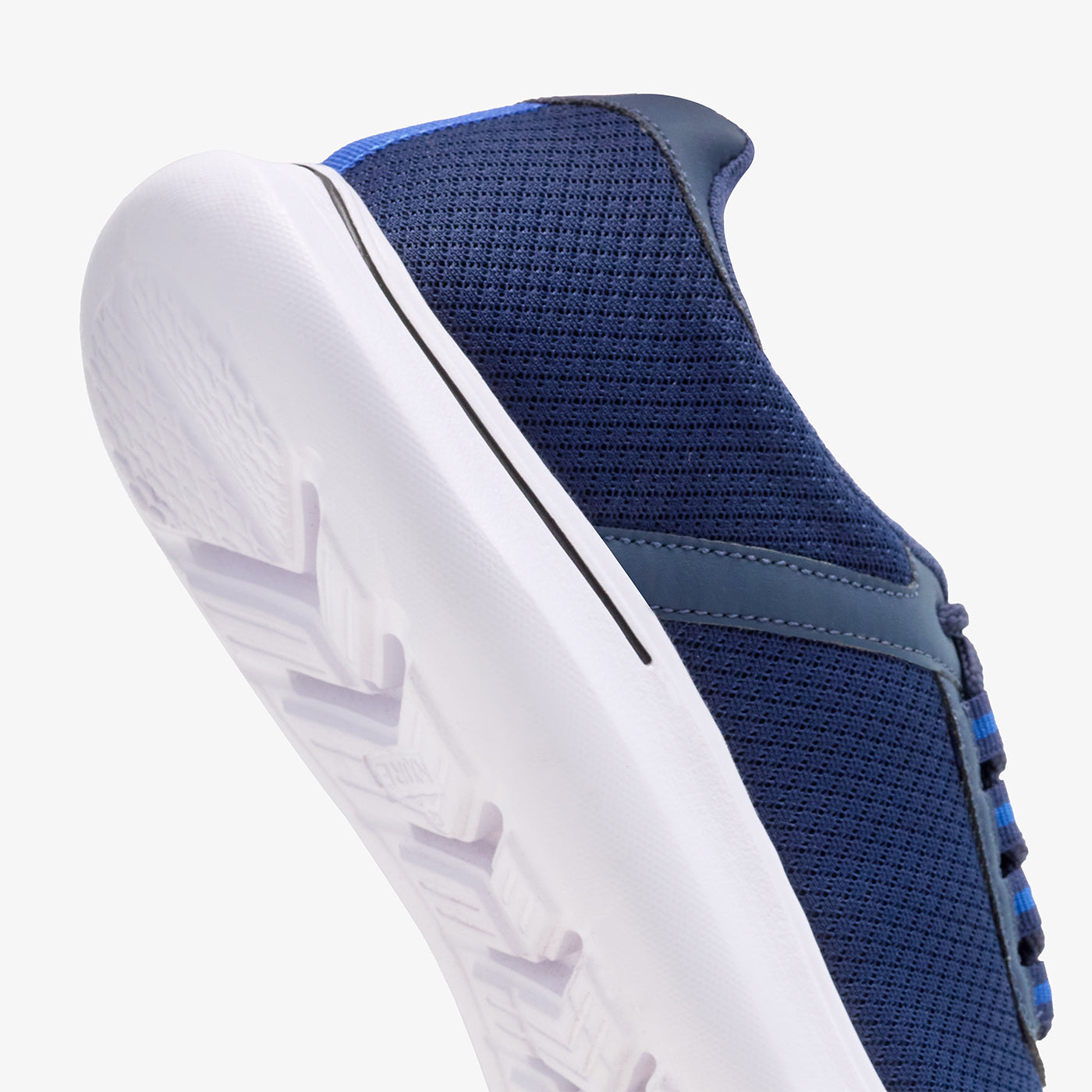 Buy white joggers shoes in pakistan