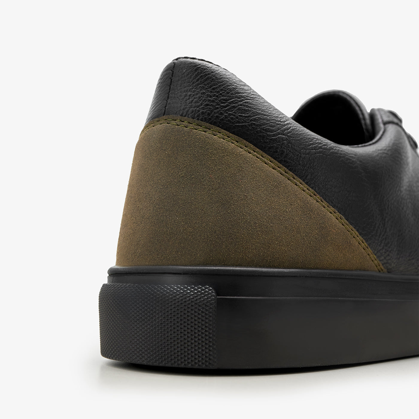 NDURE X HR – Men’s Tonal Black Sneaker with Contrast Heel – Limited Edition
