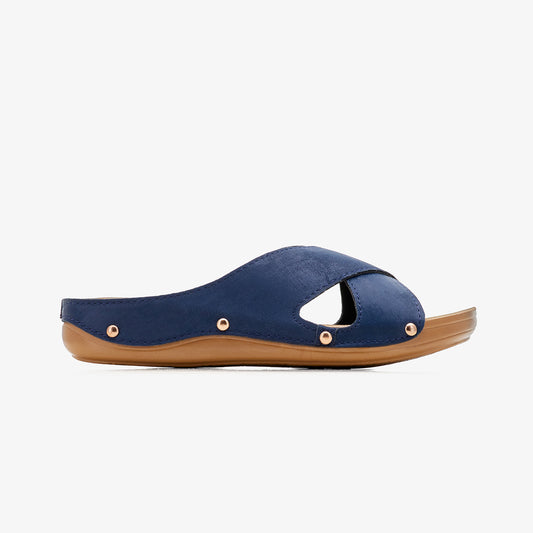 WOMEN’s CROSS-STRAP SLIDES