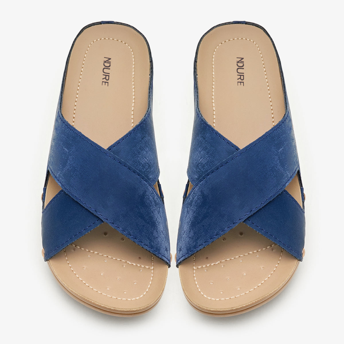 WOMEN’s CROSS-STRAP SLIDES