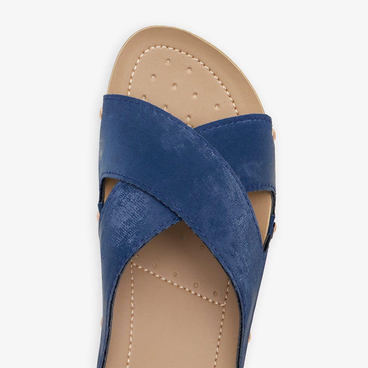 WOMEN’s CROSS-STRAP SLIDES